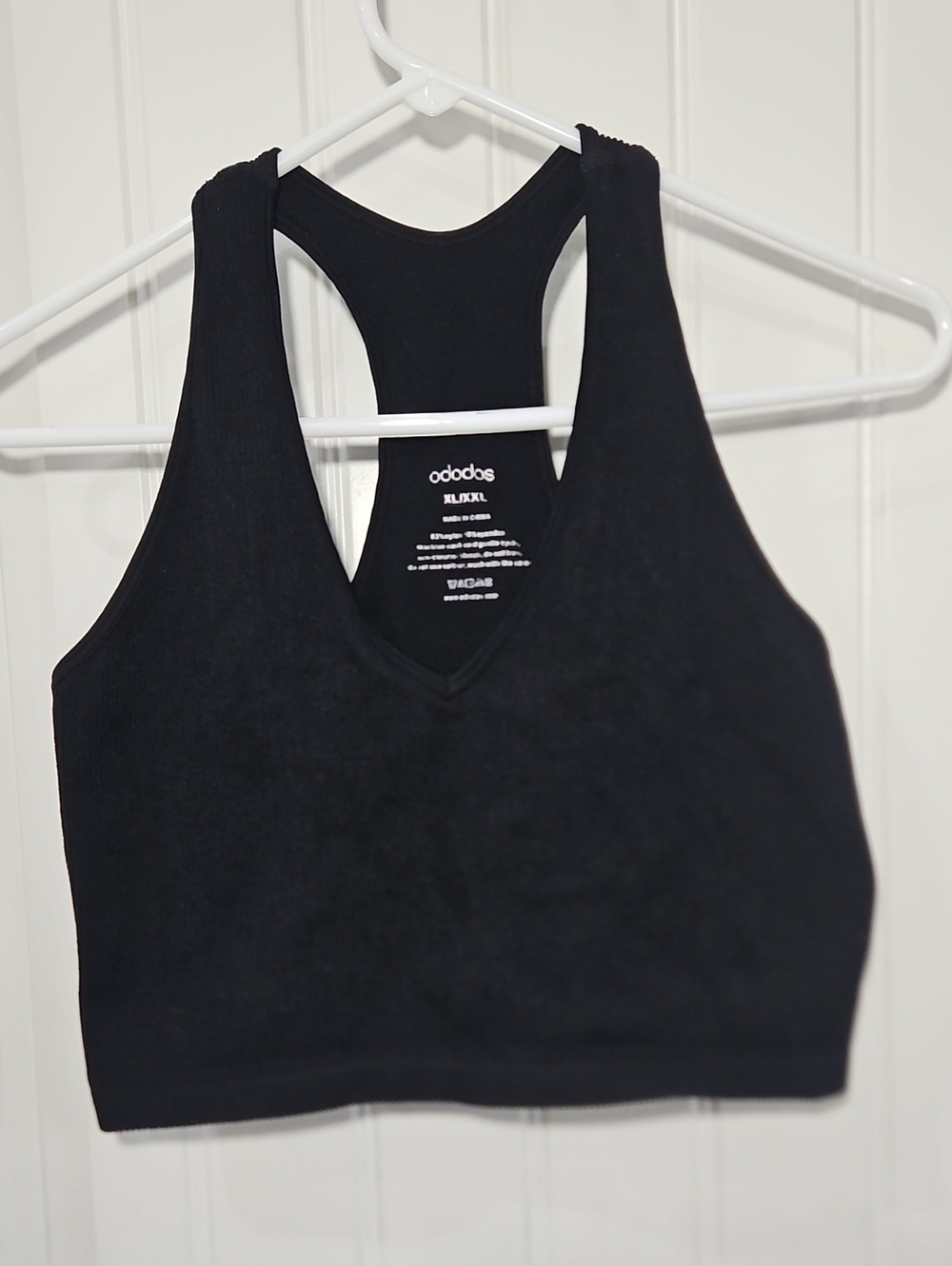 Ododos Black V-Neck Racerback Cropped Tank